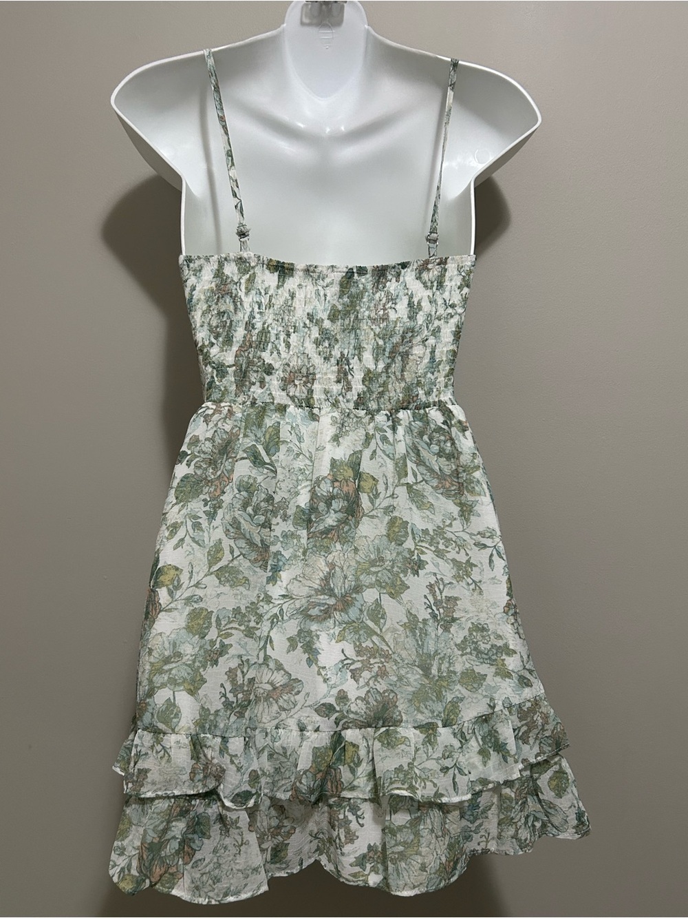 ⚡️2 for $60 Windsor Green & Cream Floral Smocked Dress - Picture 6 of 10